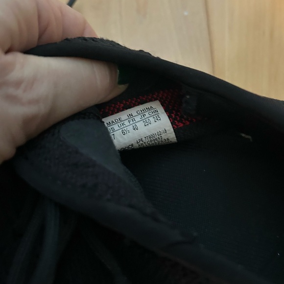 Adidas Yeezy 350 - Picture 6 of 7